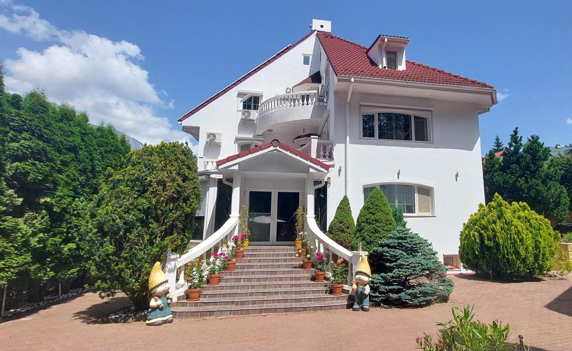 Boutique Hotel Forest Retreat (Adults Only) บุชเตนี ภายนอก รูปภาพ